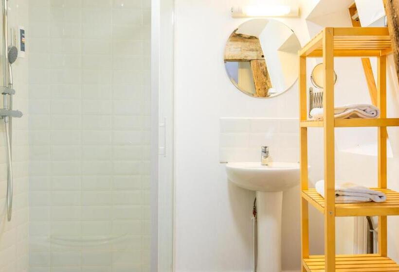 חדר סטנדרט, The People   Lille