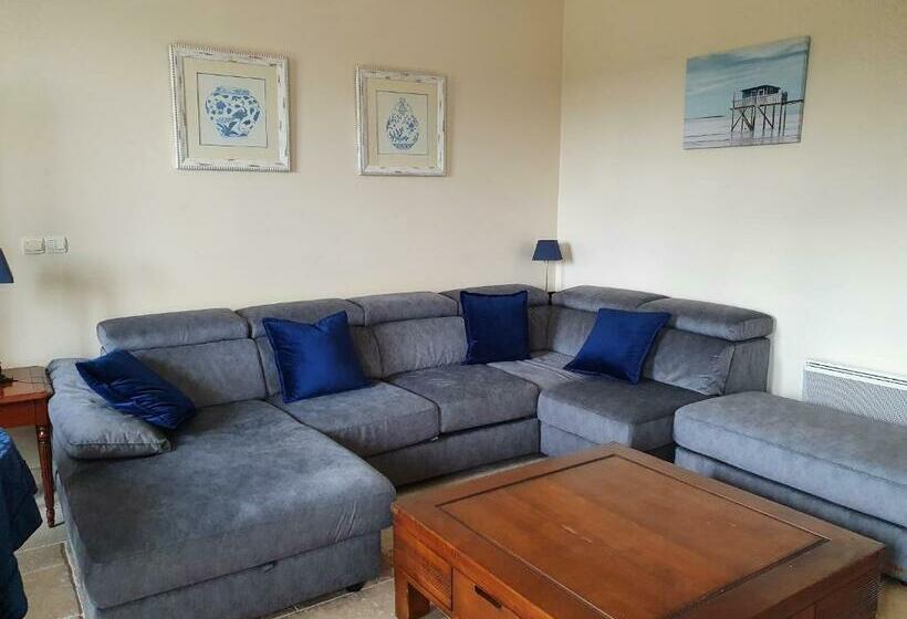 غرفة عائلية, Ferme De La Canardière