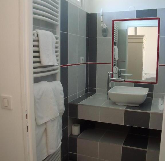 غرفة قياسية, Ferme De La Canardière