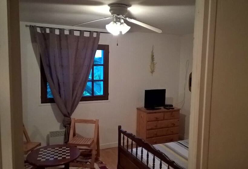 Quarto Estandar Banheiro Compartilhado, Parfums D'azur