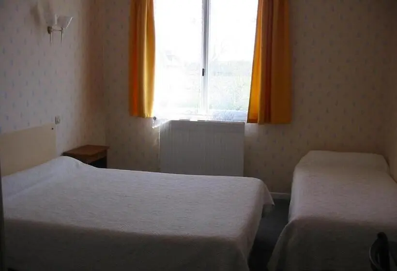 Standard Kolmen Hengen Huone, Auberge Béarn Bigorre