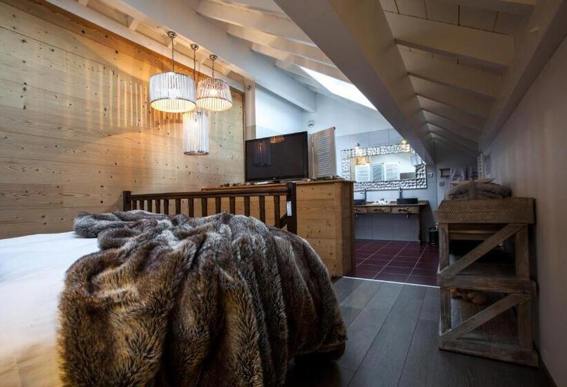 جناح دوبلكس, Auberge De Maison Rouge