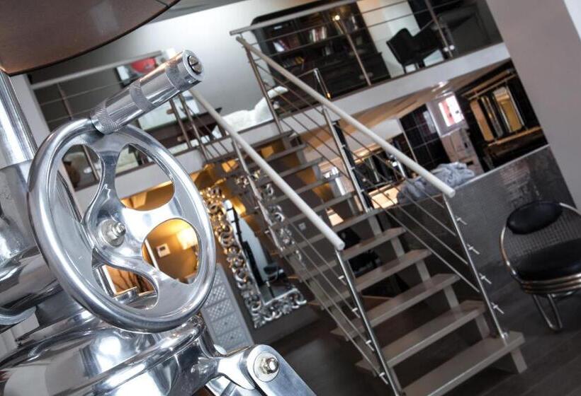 جناح ديلوكس, Auberge De Maison Rouge