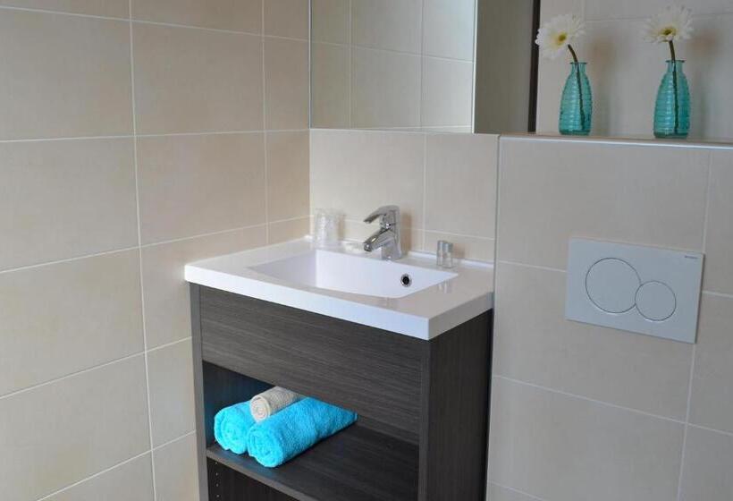 غرفة قياسية ثلاثية, Auberge La Douce Montagne