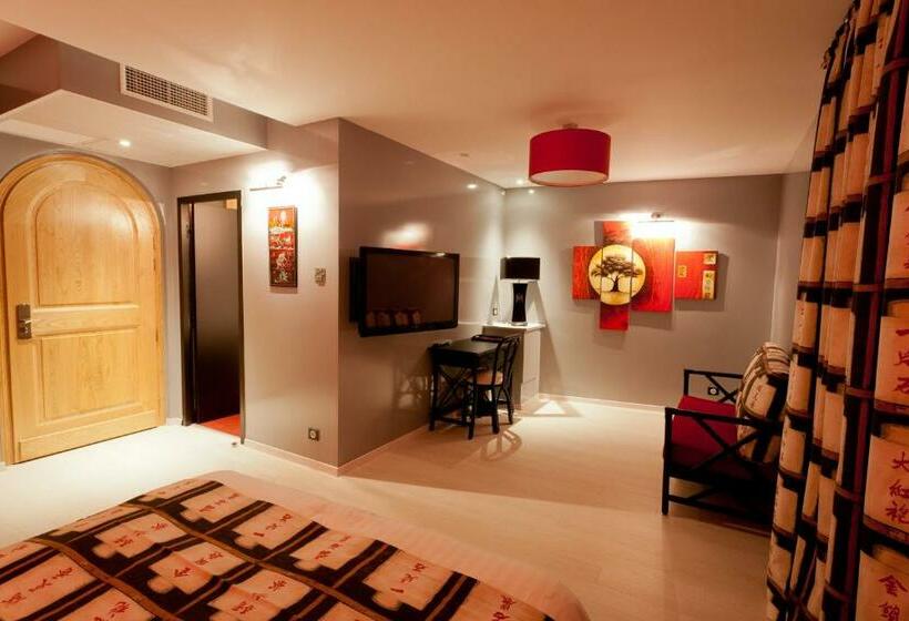 스탠다드 룸, Château De La Falque, The Originals Relais