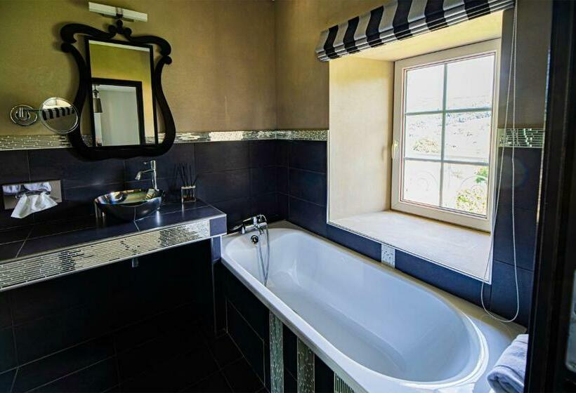 프레스티지 룸, Château De La Falque, The Originals Relais