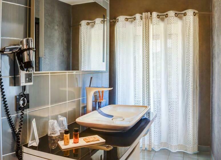 프레스티지 룸, Château De La Falque, The Originals Relais