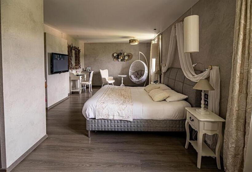 주니어 스위트, Château De La Falque, The Originals Relais