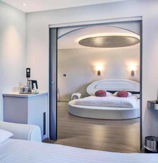 Family Suite, Château De La Falque, The Originals Relais