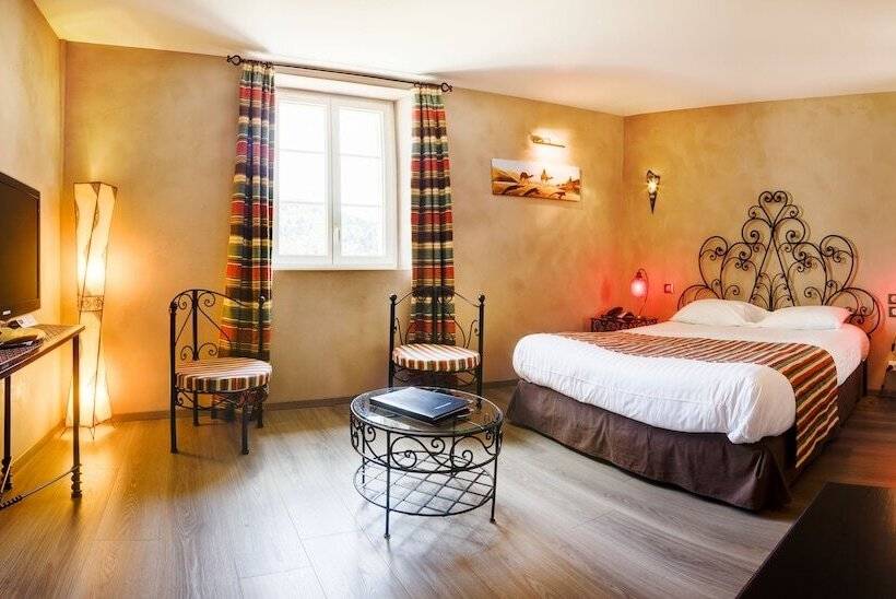 스탠다드 룸, Château De La Falque, The Originals Relais