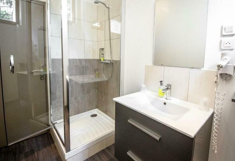 اتاق استاندارد یک نفره, De La Pommeraie