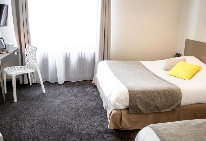 اتاق استاندارد سه نفره, De La Pommeraie