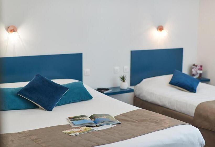 اتاق استاندارد سه نفره, De La Pommeraie