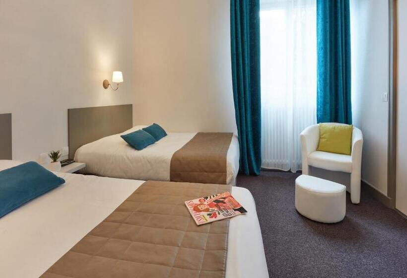 اتاق استاندارد چهار تخته, De La Pommeraie