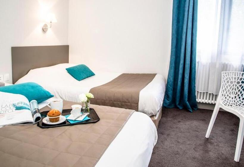 اتاق استاندارد چهار تخته, De La Pommeraie