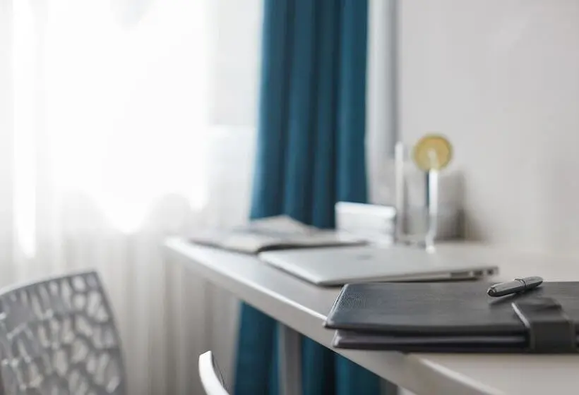 اتاق استاندارد, De La Pommeraie