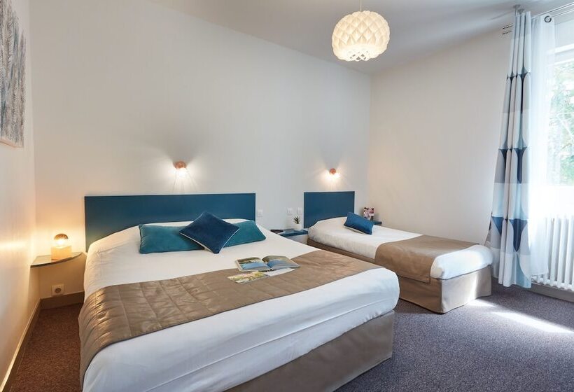 اتاق استاندارد سه نفره, De La Pommeraie