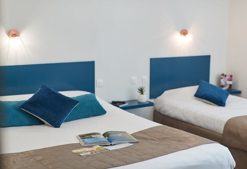 اتاق استاندارد سه نفره, De La Pommeraie