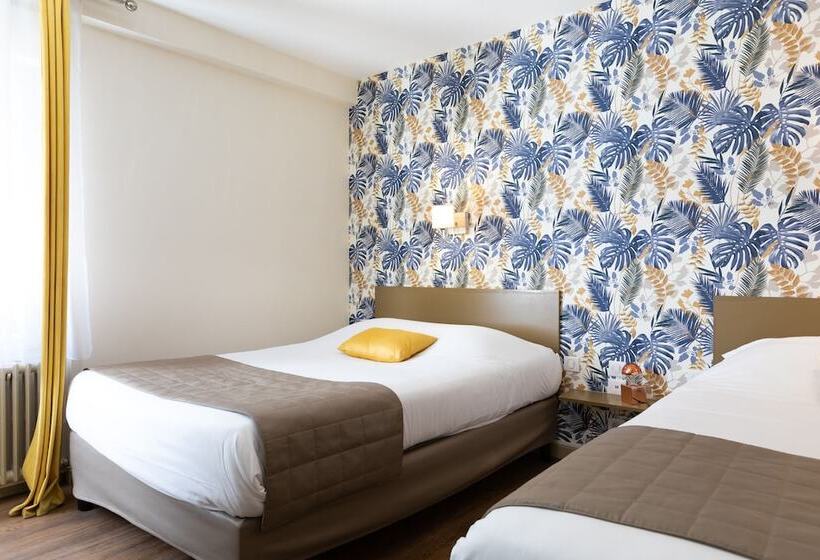 اتاق استاندارد چهار تخته, De La Pommeraie