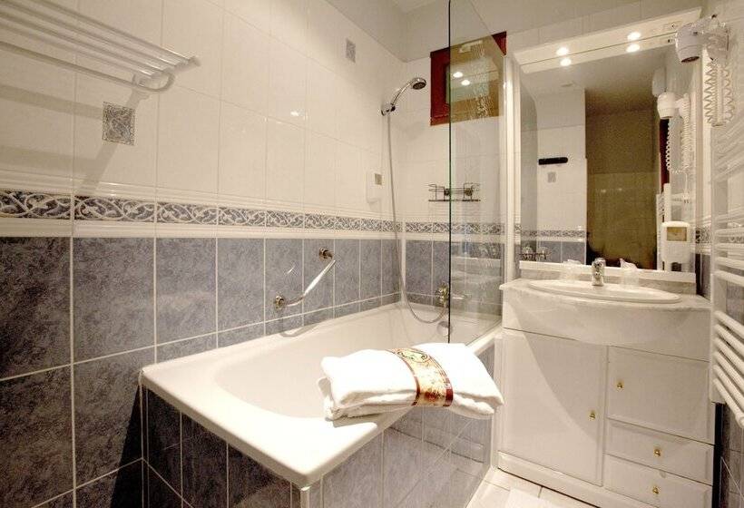 컴포트 룸, Domaine De La Rhonie