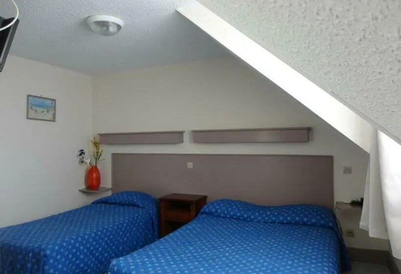 Standard Kolmen Hengen Huone, Escal Hôtel