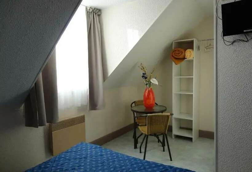 Standard Kolmen Hengen Huone, Escal Hôtel