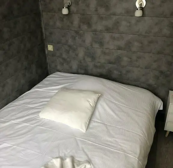 Standard Yhden Hengen Huone, Escal Hôtel