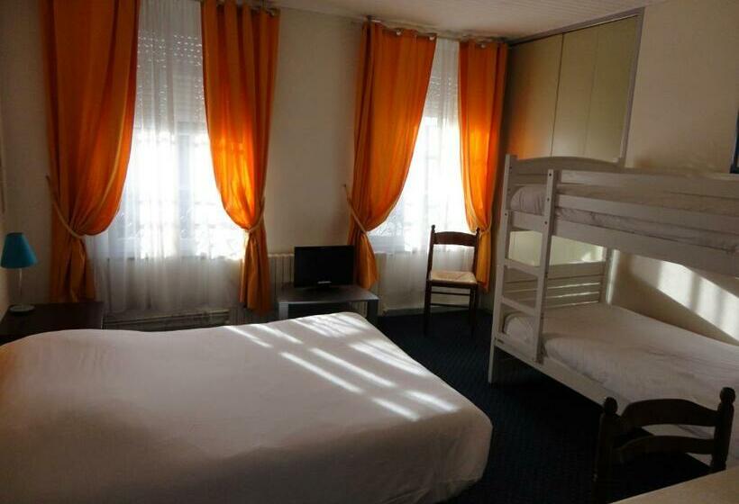 חדר סטנדרט לארבעה, Escal Hôtel