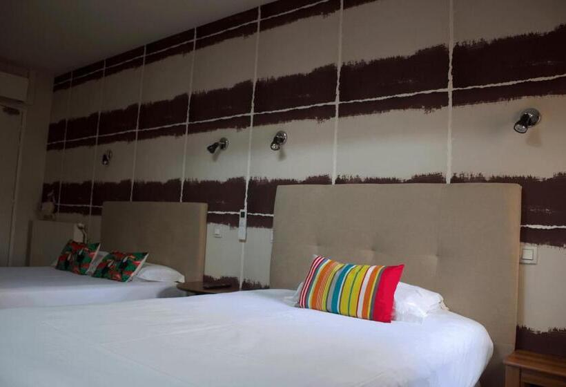 标准三人间, Hôtel Absolu