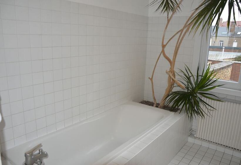 Семейный Номер, Hôtel Alsace Lorraine