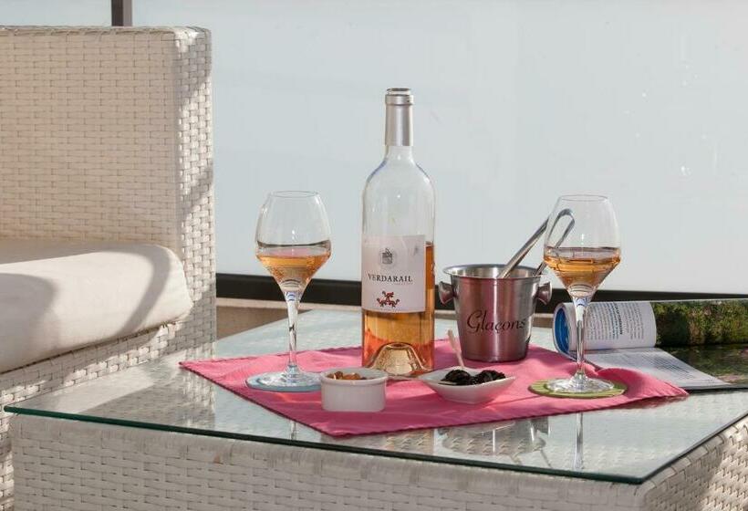 オーシャンビュースーペリアールーム, Baptistin