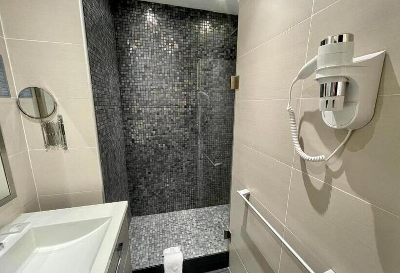 オーシャンビュージュニアスイート, Baptistin