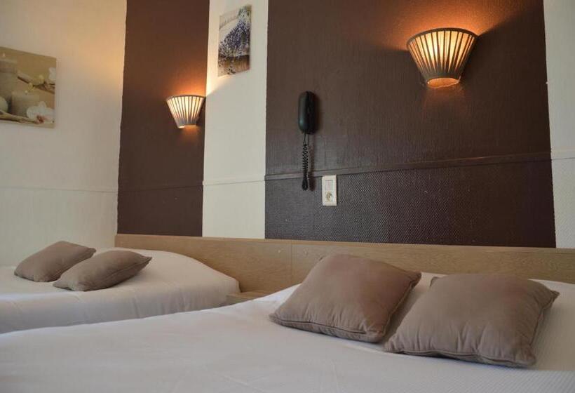 Четырехместный Номер Стандарт, De La Colombiere