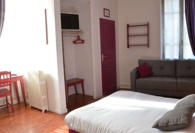 Номер Комфорт, De La Colombiere