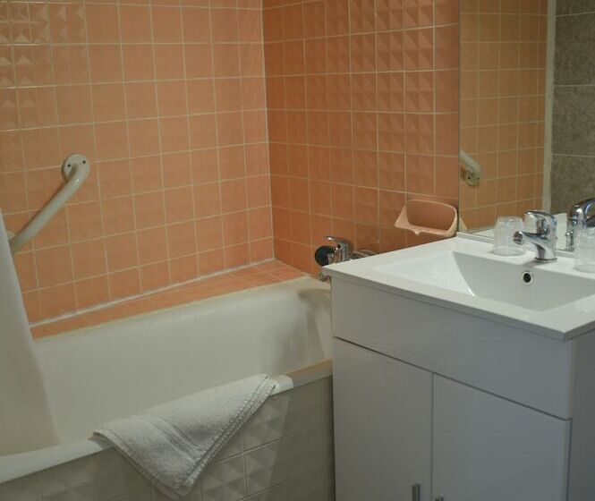 Номер Стандарт, De La Colombiere