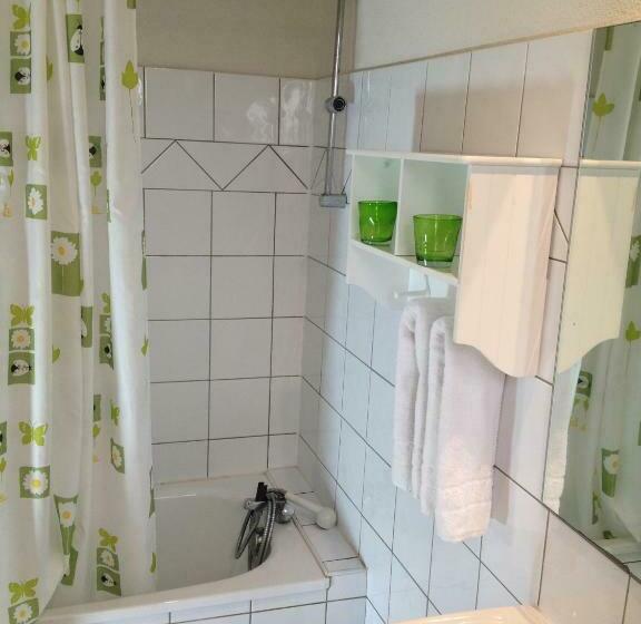 Студия Стандарт, Hôtel De La Mer