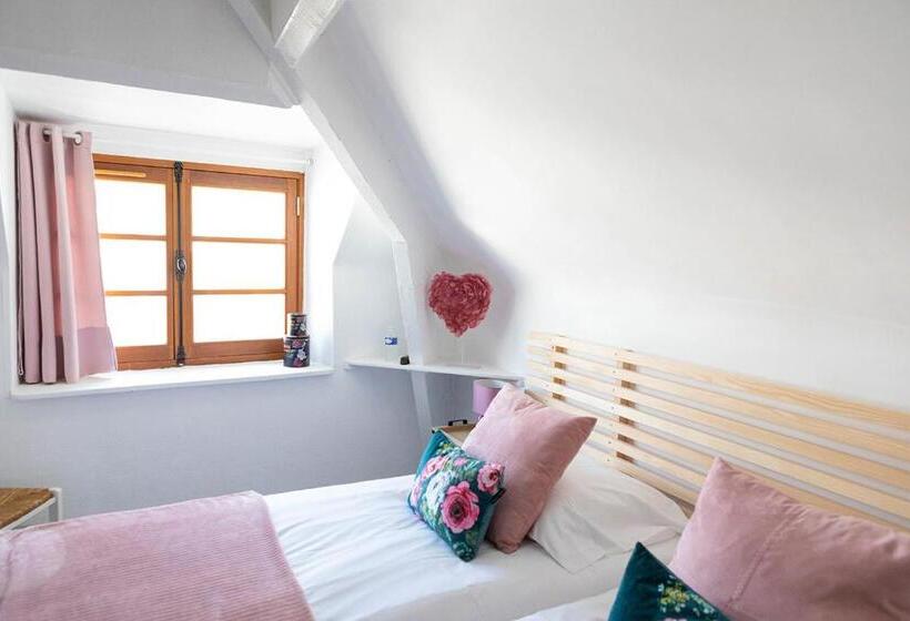 Семейный Номер, Hôtel L Albatros