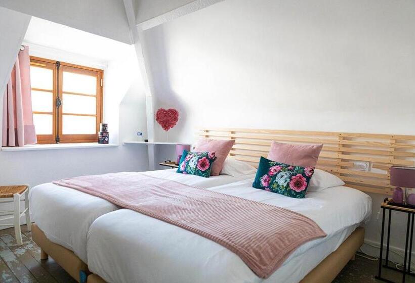 Семейный Номер, Hôtel L Albatros