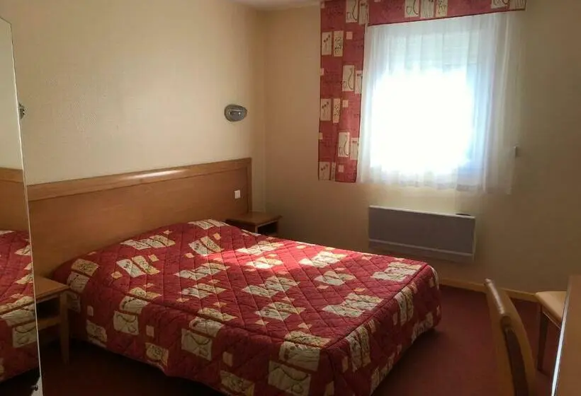 Standard Yhden Hengen Huone, Hôtel La Colombiere Cantal