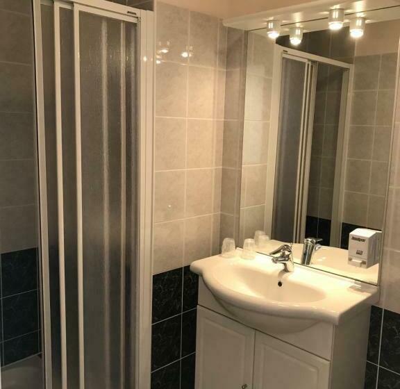 חדר סטנדרט, Hôtel La Colombiere Cantal