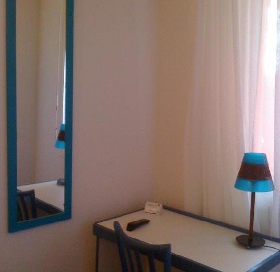 اتاق استاندارد یک نفره, Hôtel Orange Marine