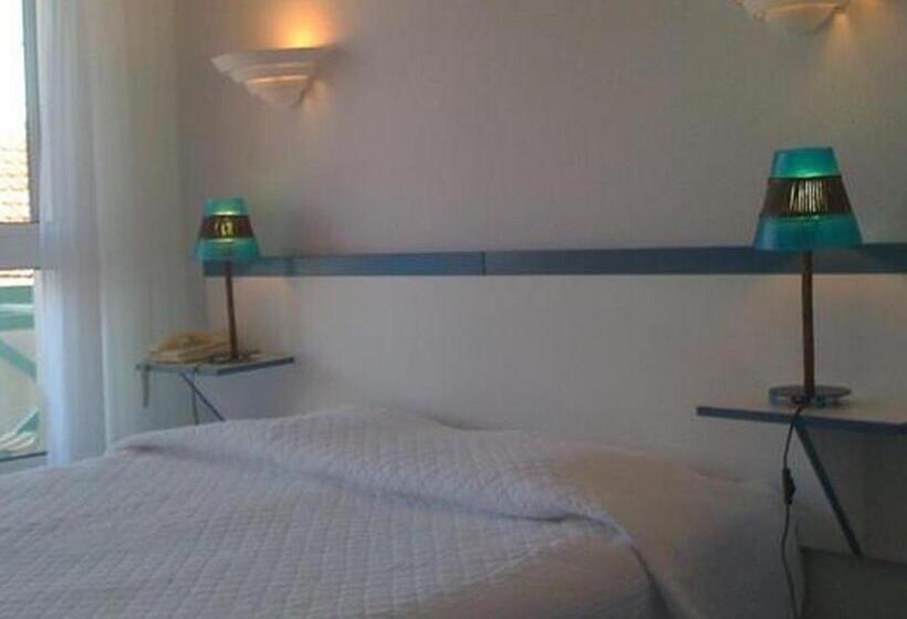 اتاق استاندارد یک نفره, Hôtel Orange Marine