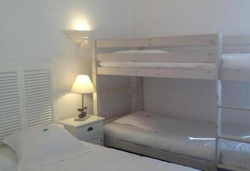 اتاق استاندارد چهار تخته, Hôtel Orange Marine