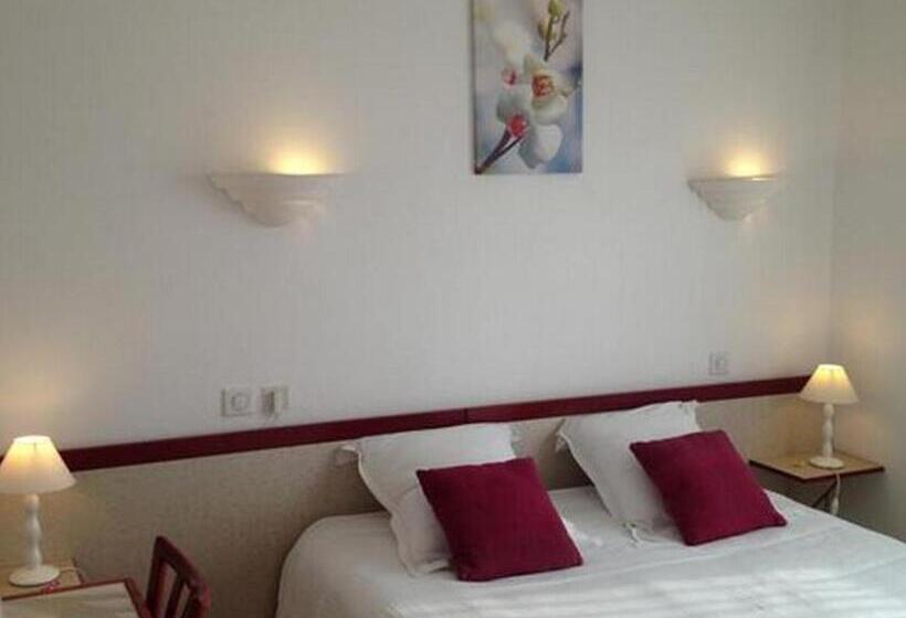 Номер Стандарт Трехместный, Hôtel Orange Marine