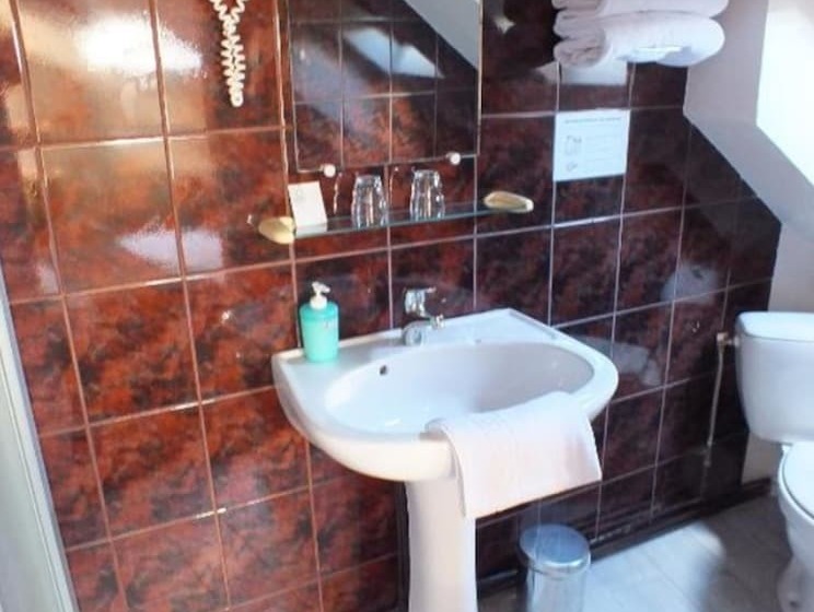 Номер Economy, Iena