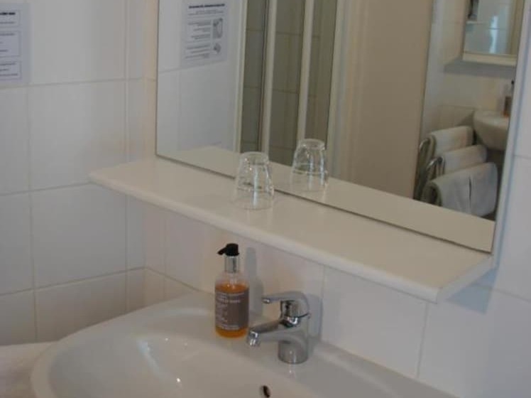 Номер Economy, Iena