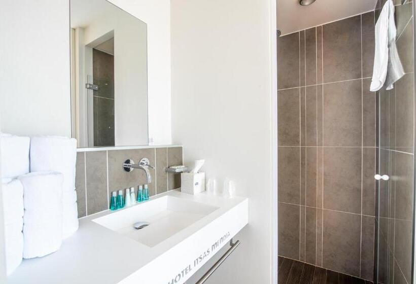 Classic room with balcony, Itsas Mendia