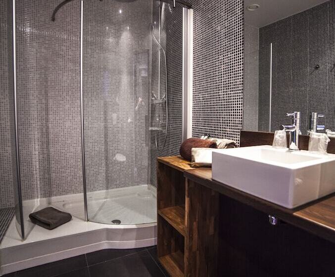 Prestige Triple Room, Kanaï