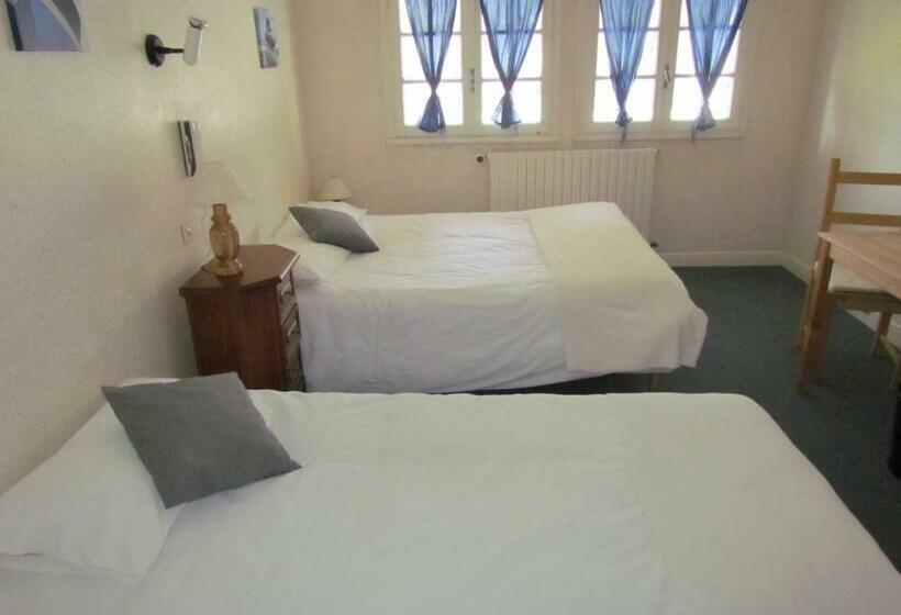 غرفة قياسية ثلاثية, Logis Hôtel Restaurant L Oustal