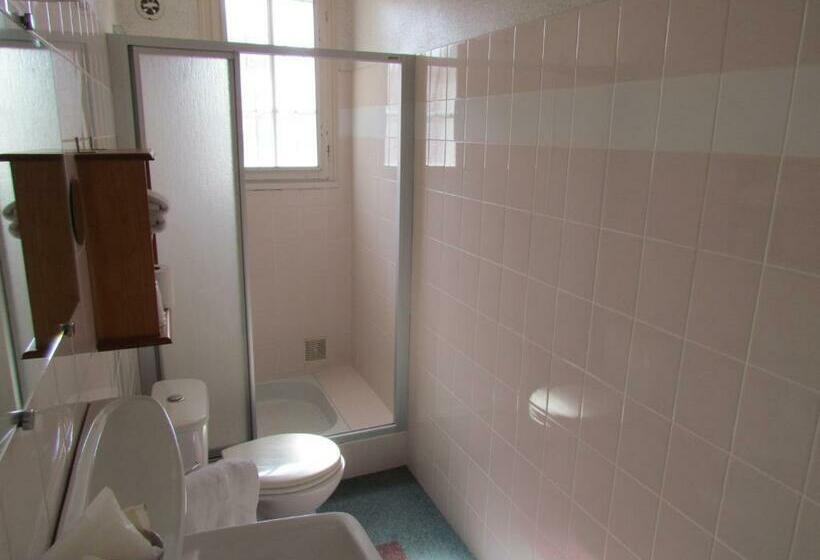 غرفة قياسية ثلاثية, Logis Hôtel Restaurant L Oustal